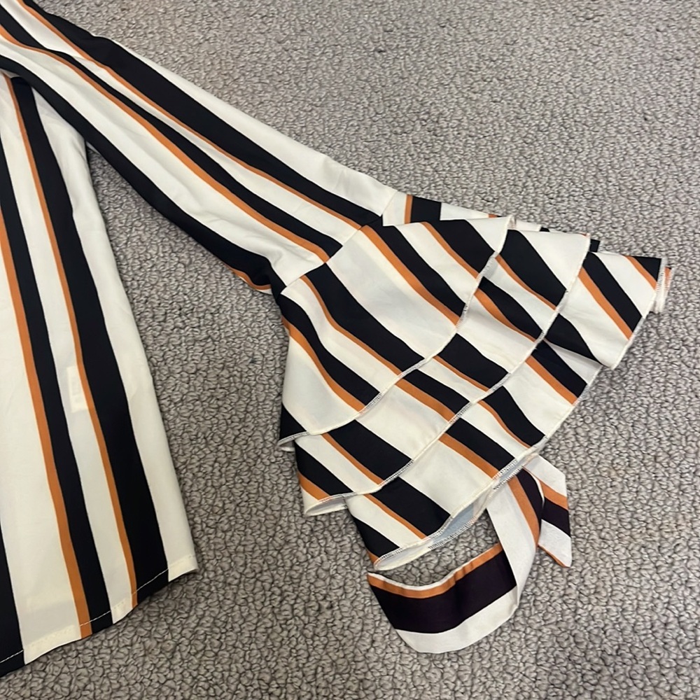 Striped Button-Up Blouse - Picture 3 of 4